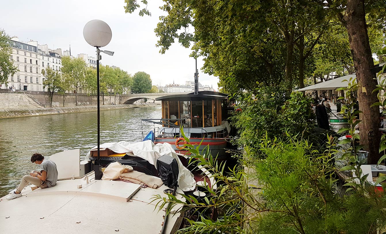 Les quais parisien en été