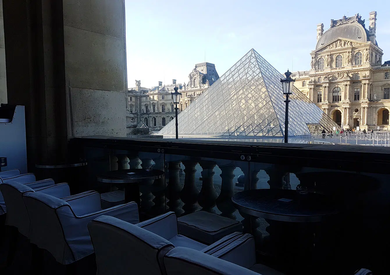 La terrasse du Café Marly dans le 1er arrondissement de Paris