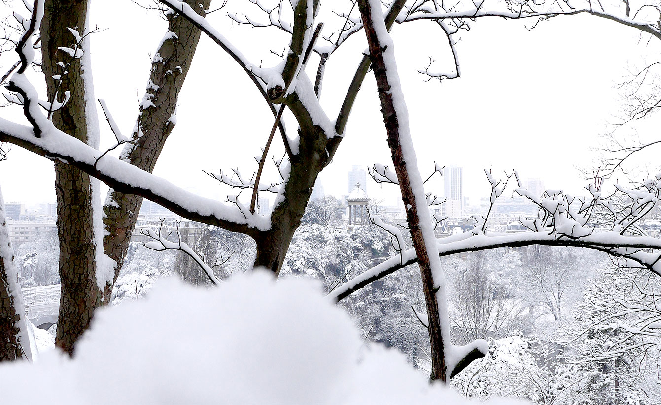 Parc des Buttes-Chaumont sous la neige
