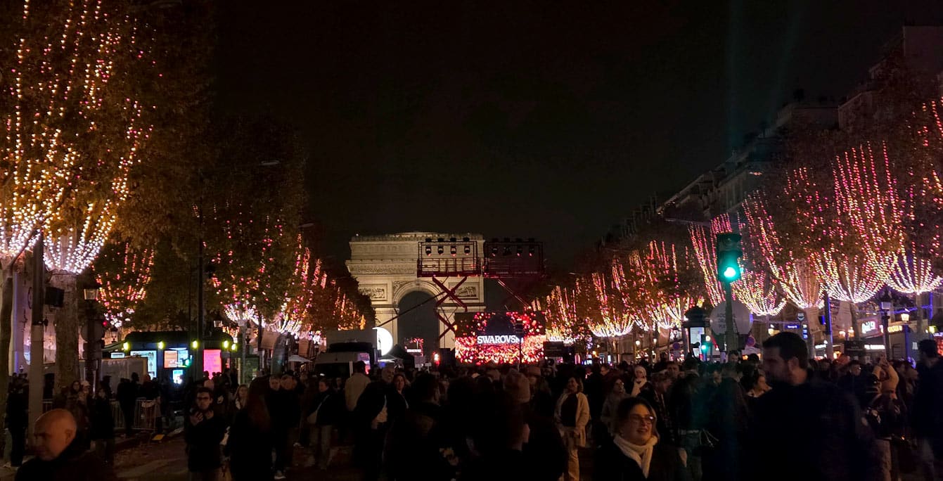 Illuminations sur les Champs-Élysées 2025