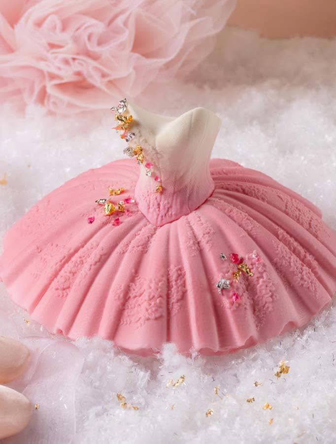 UNE CRÉATION PÂTISSIÈRE
COMME UN HOMMAGE :
«L’ADAGE À LA ROSE»