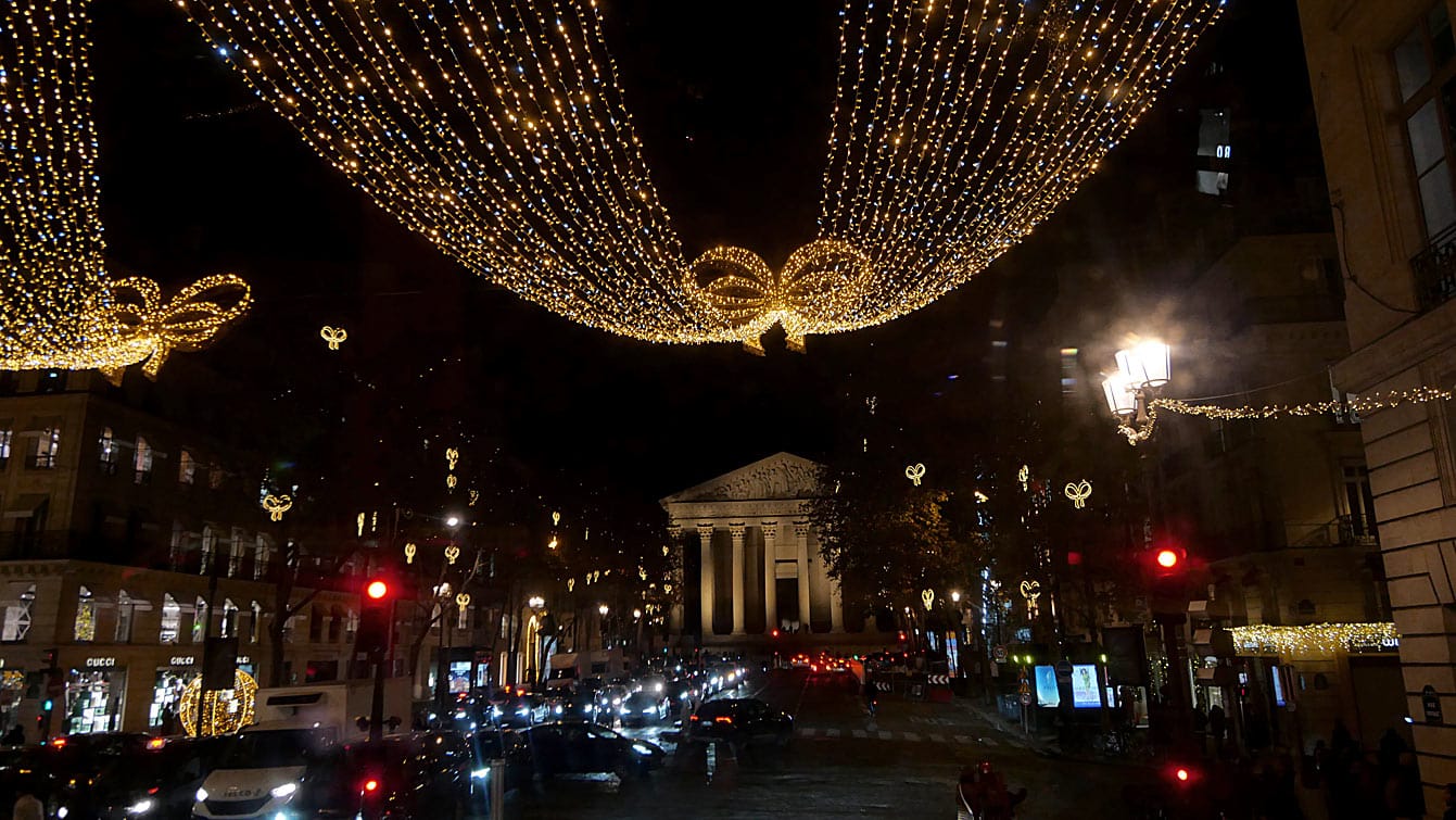 Rue royale, en face l'église de la Madeleine