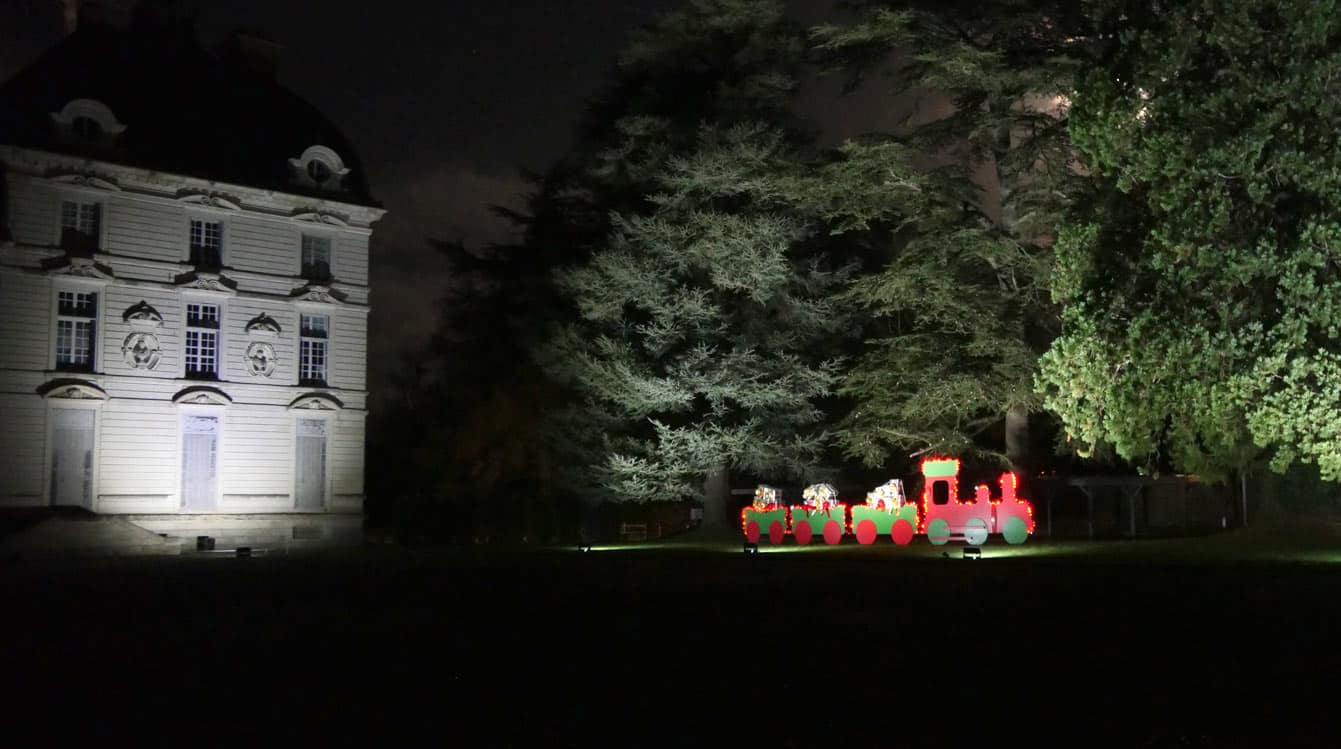 Les jardins au château de Cheverny avec les décorations de Noel