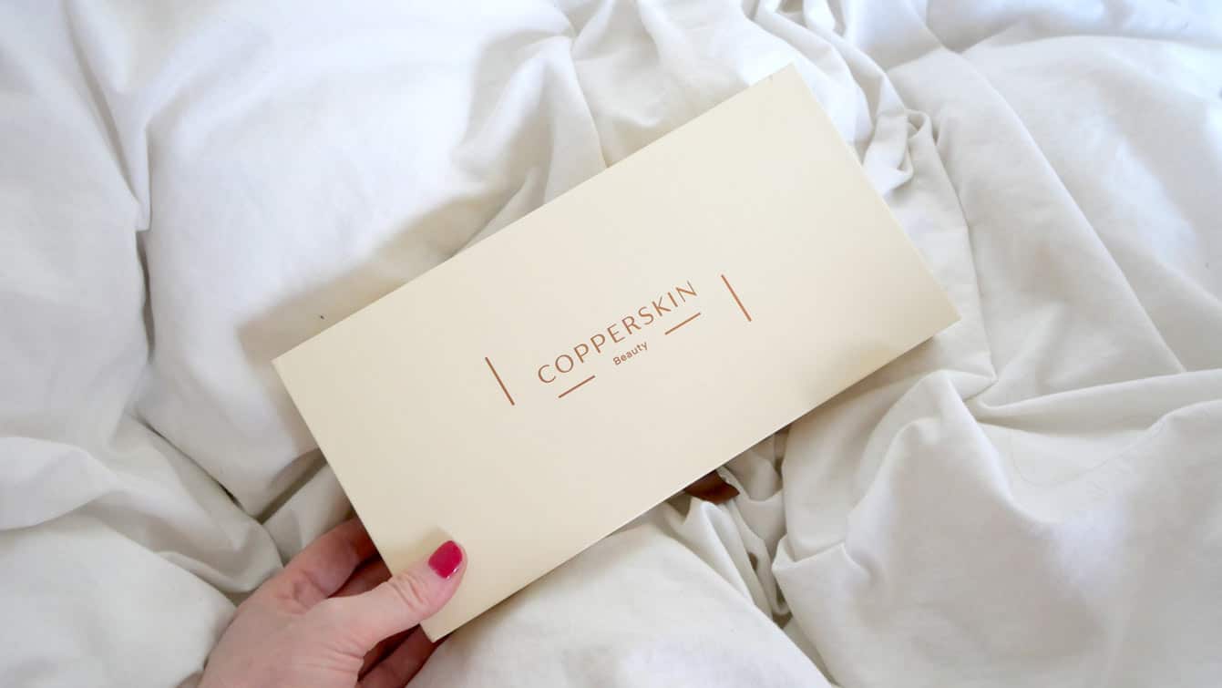 Coffret : Taie d'oreiller en soie skincare infusée au cuivre Ivoire