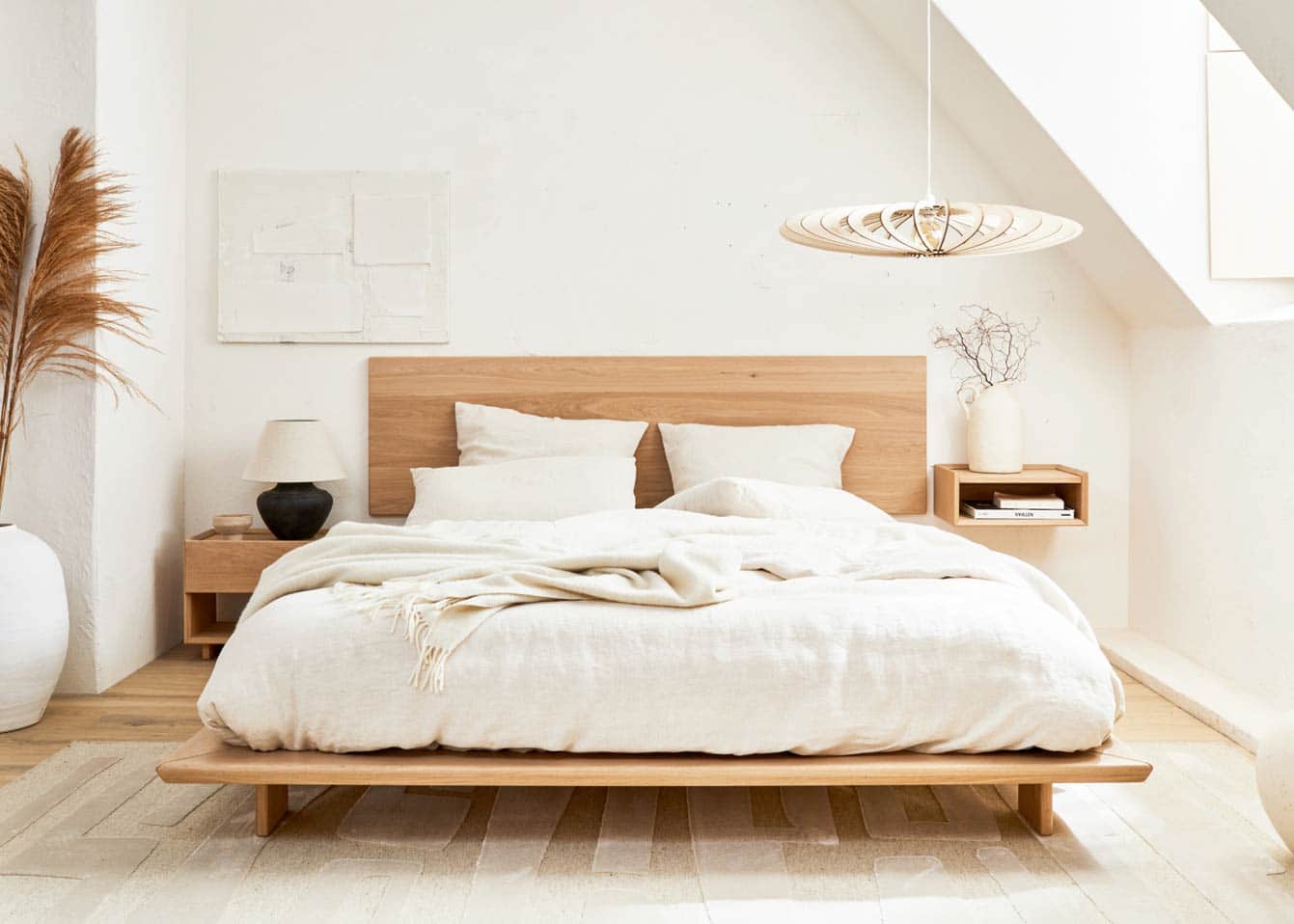 Lit plateforme en bois massif LIVIA Kipli