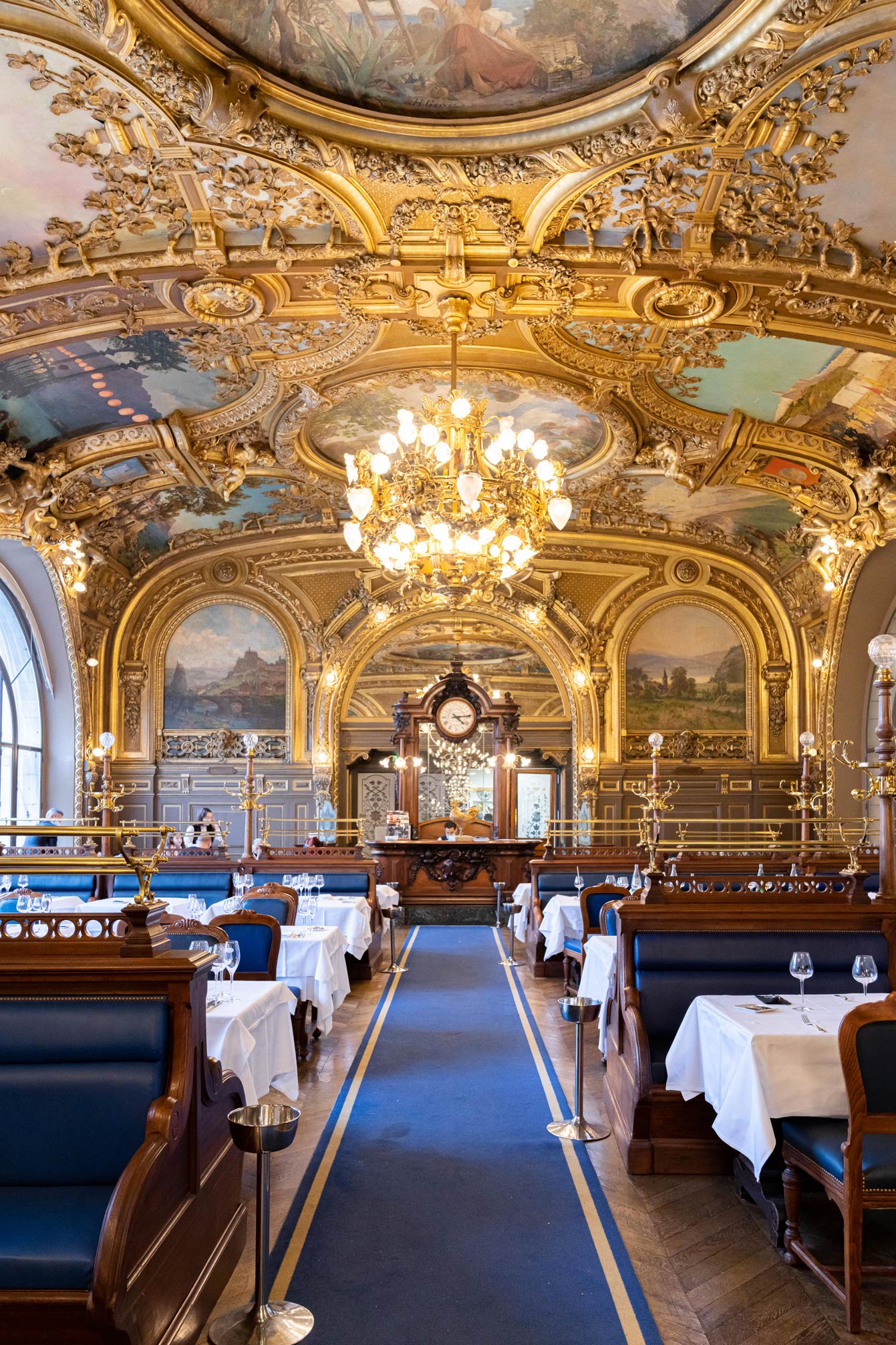 Le Train Bleu : un voyage immobile au cœur de la Belle Époque