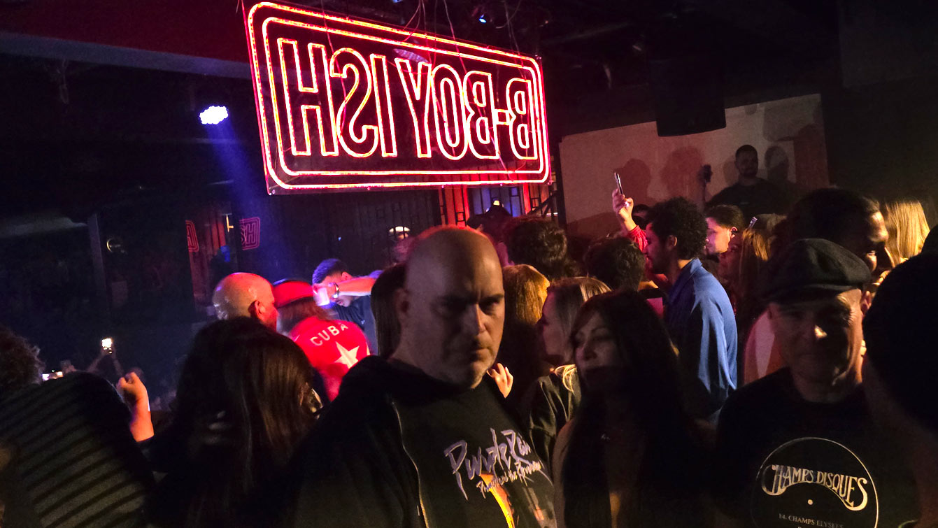 Eklips dans le carré VIP