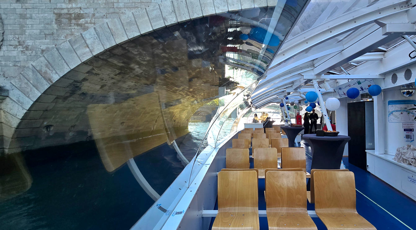 A l'intérieur du Batobus en action
