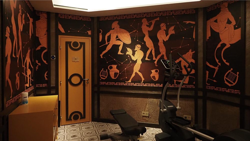 Salle de sport de l'hôtel Le Magnifique, fresques gréco-romaines rouge et noir, Vincent Darré Paris 14e