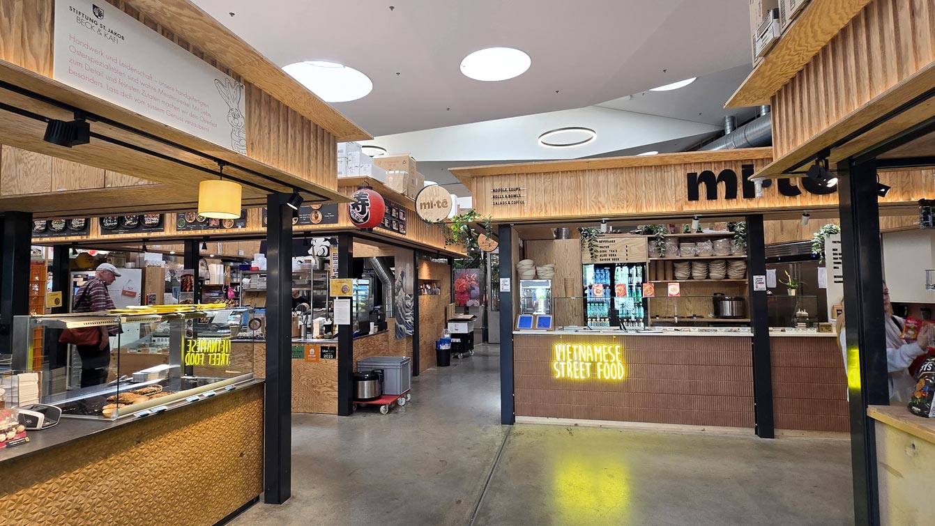marché gourmand sous les arches de Im Viadukt