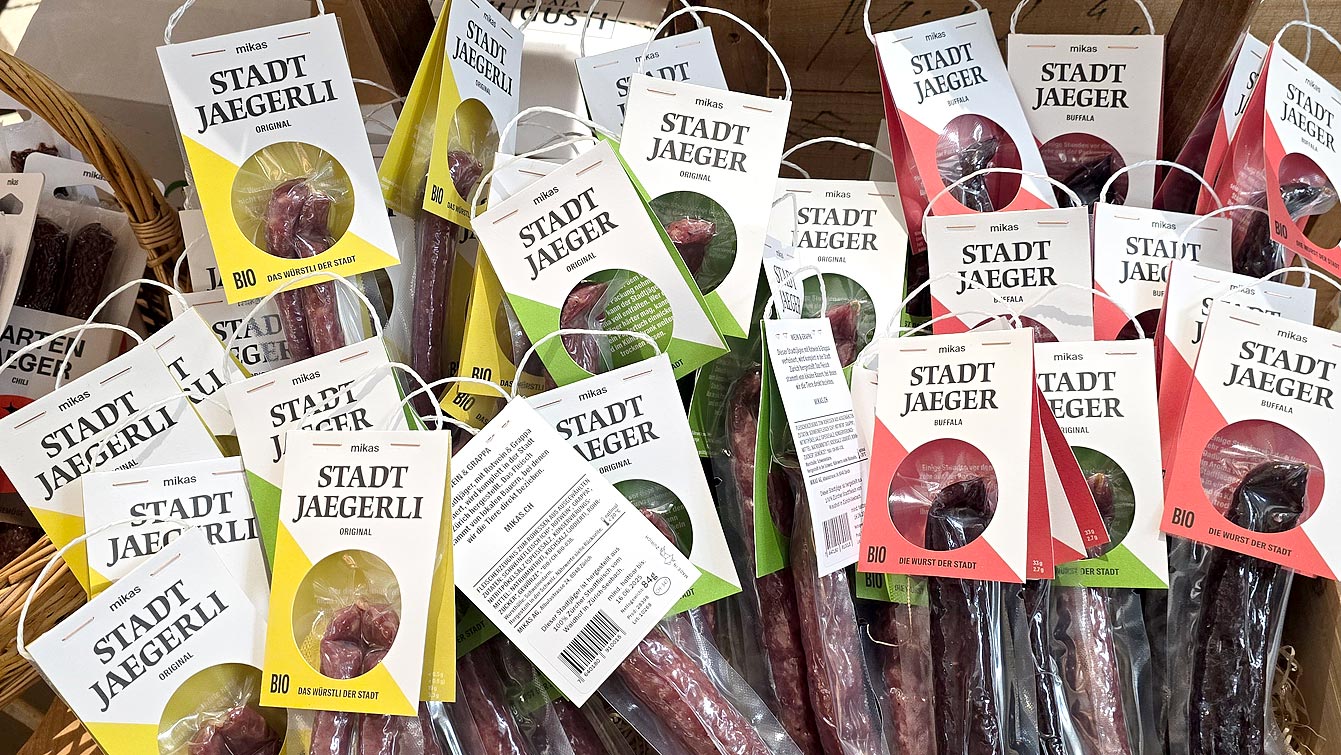marché gourmand sous les arches de Im Viadukt