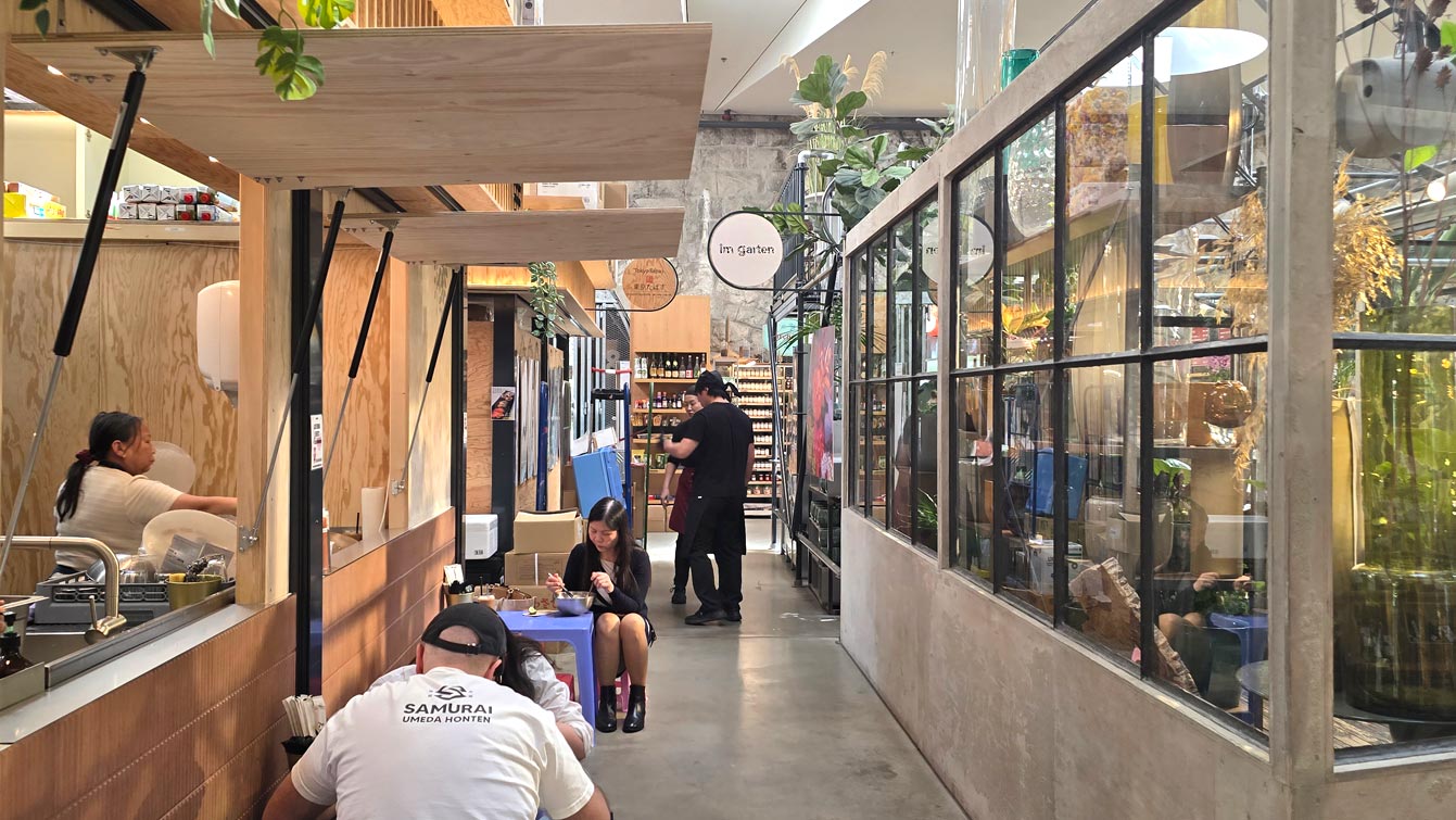 marché gourmand sous les arches de Im Viadukt