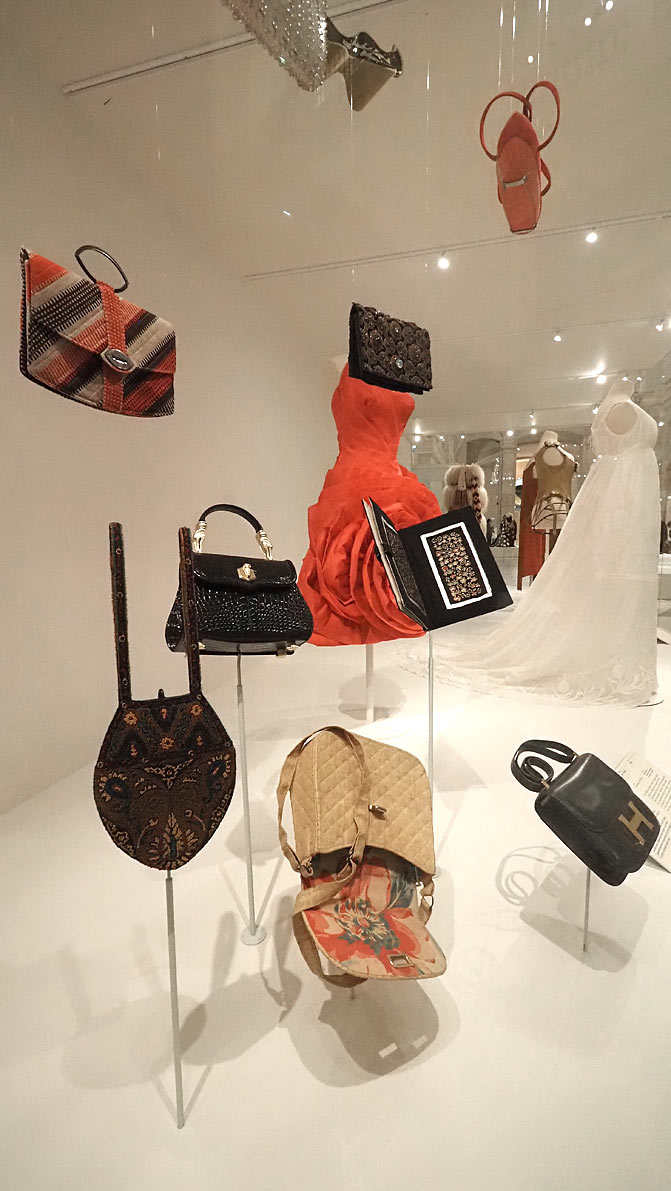 sacs à main de la section Le cas du sac, exposition Look au musée des Arts décoratifs