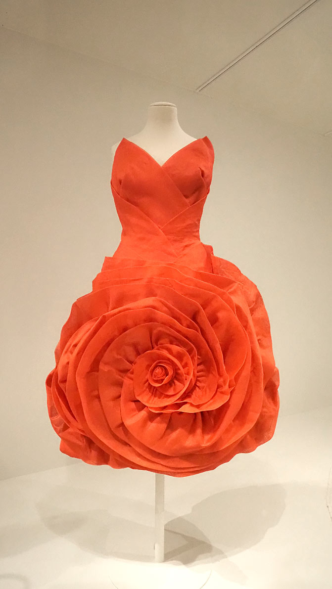 La robe « rose » sculptée de Jean Dessès
