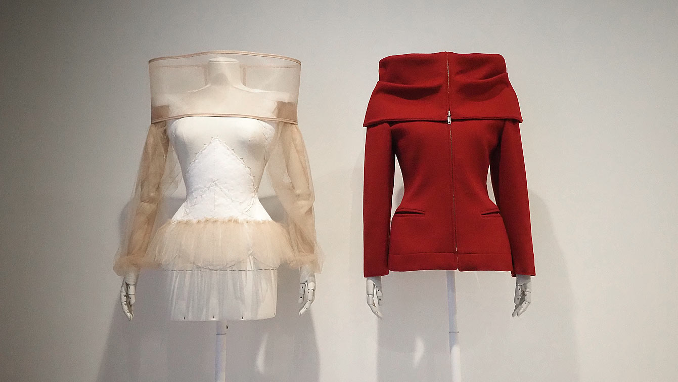 veste rouge de Claude Montana et mannequinage, exposition Look au musée des Arts décoratifs