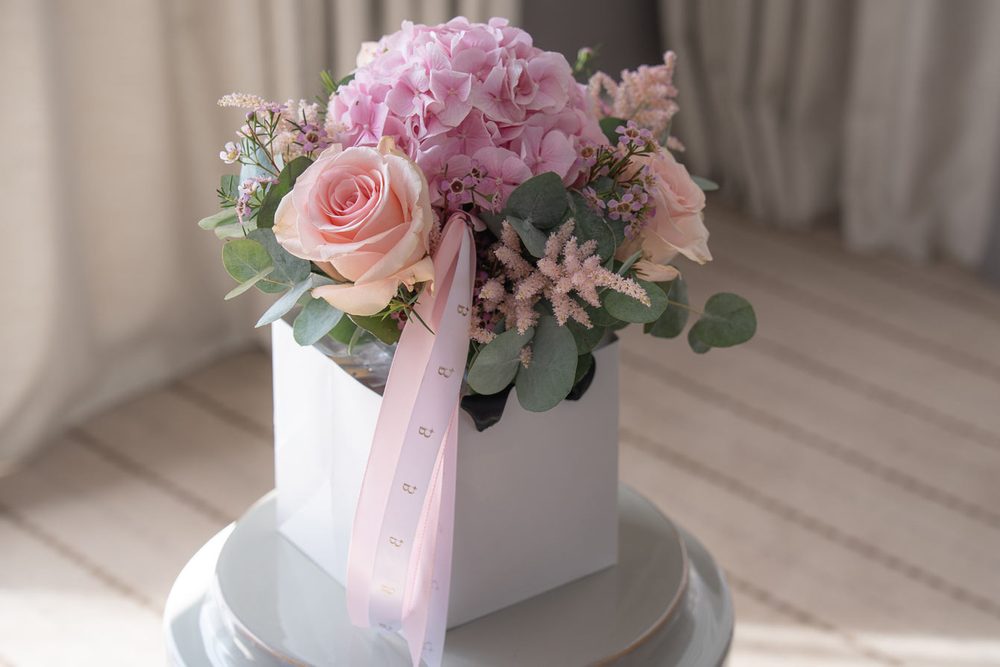 Bouquet Octobre Rose de l'atelier floral du Majestic à Cannes.