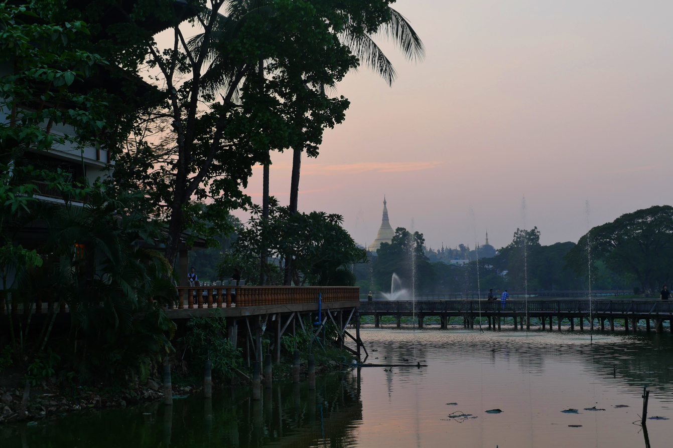 Lac Kandawgyi, Rangoon, Yagon, Birmanie, Myanmar