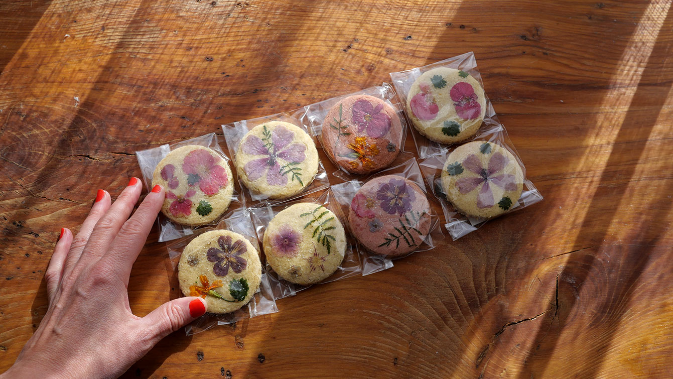 Lizookies : de magnifiques biscuits aux fleurs comestibles