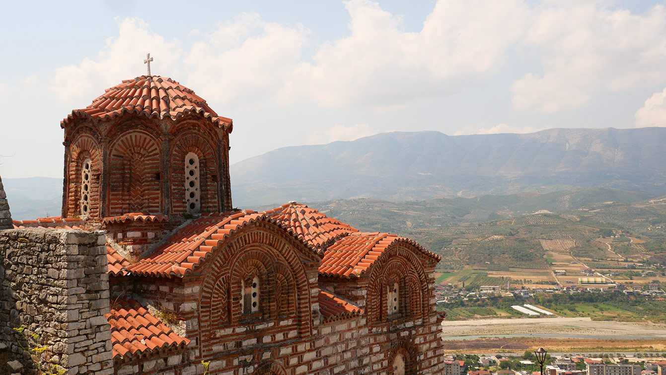 L'église orthodoxe Sainte-Trinité  à l'intérieur de la Citadelle de Berat