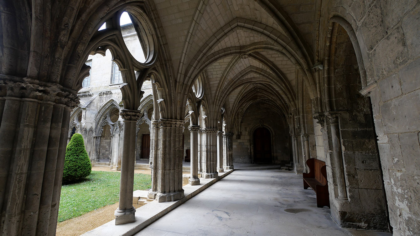 l'Abbaye Saint-Léger: cloître