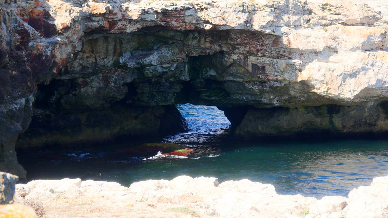 Seal cave, Tyulenovo Arch, Bulgarie