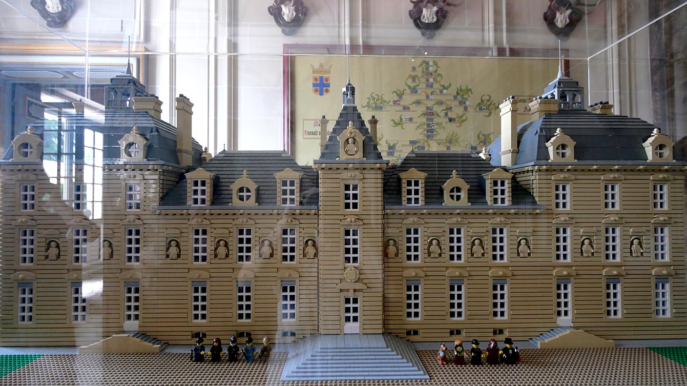 Réplique du château en Lego : château de Cheverny