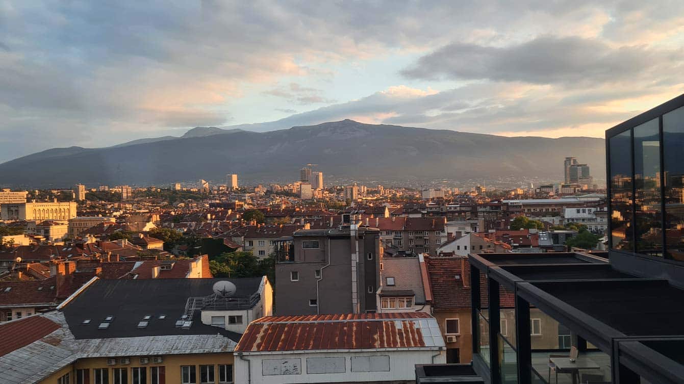 Sense Rooftop Bar, Sofia : vue sur la ville