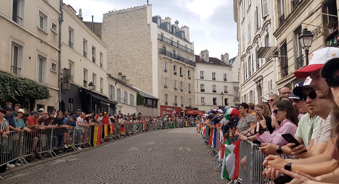 Les Jeux Olympiques de Paris 2024 à Montmartre, course cycliste féminine