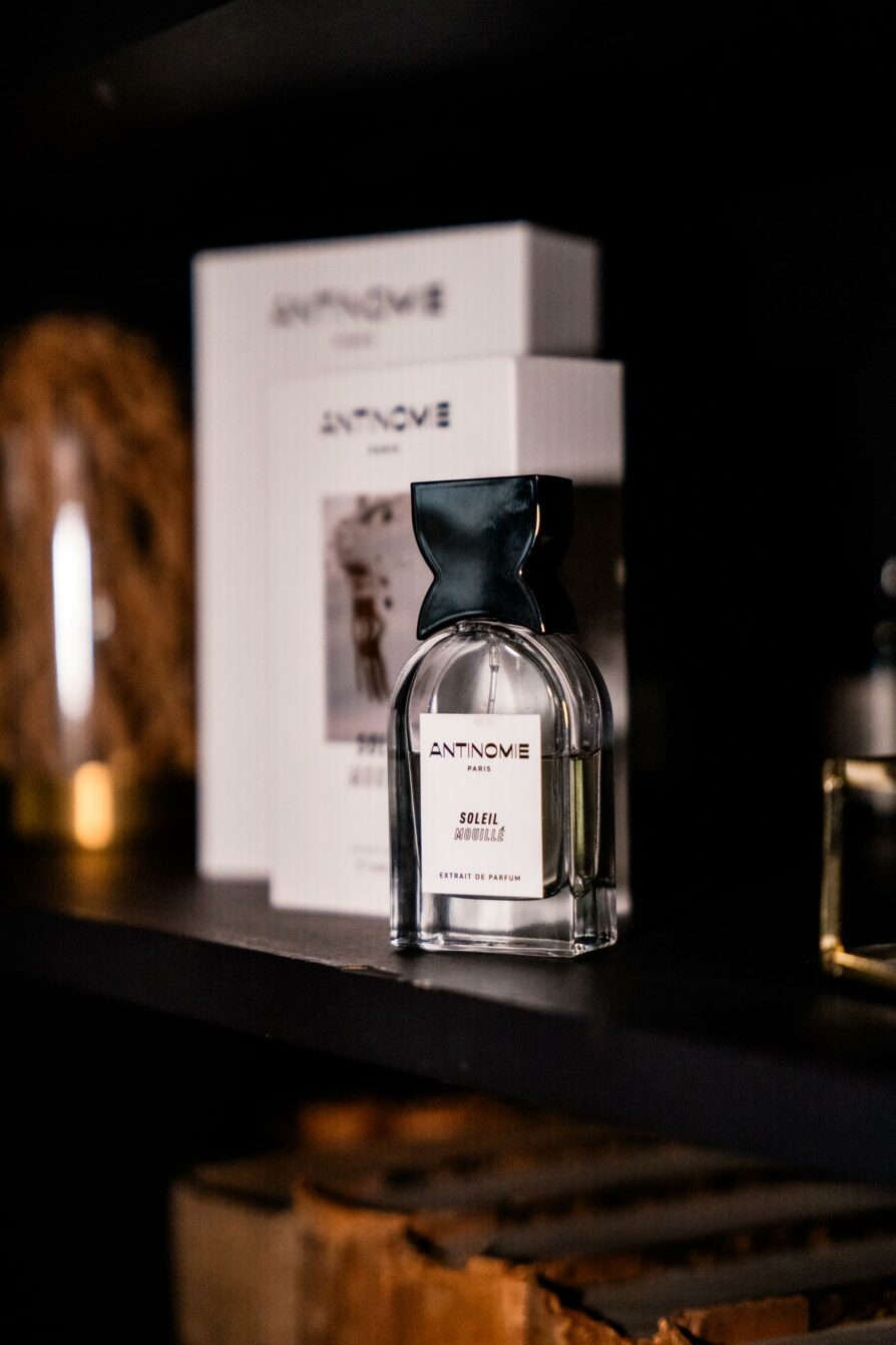 Parfum Antinomie : Soleil Mouillé