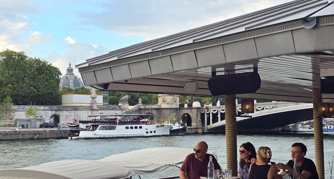 Riviera Fuga, Paris
