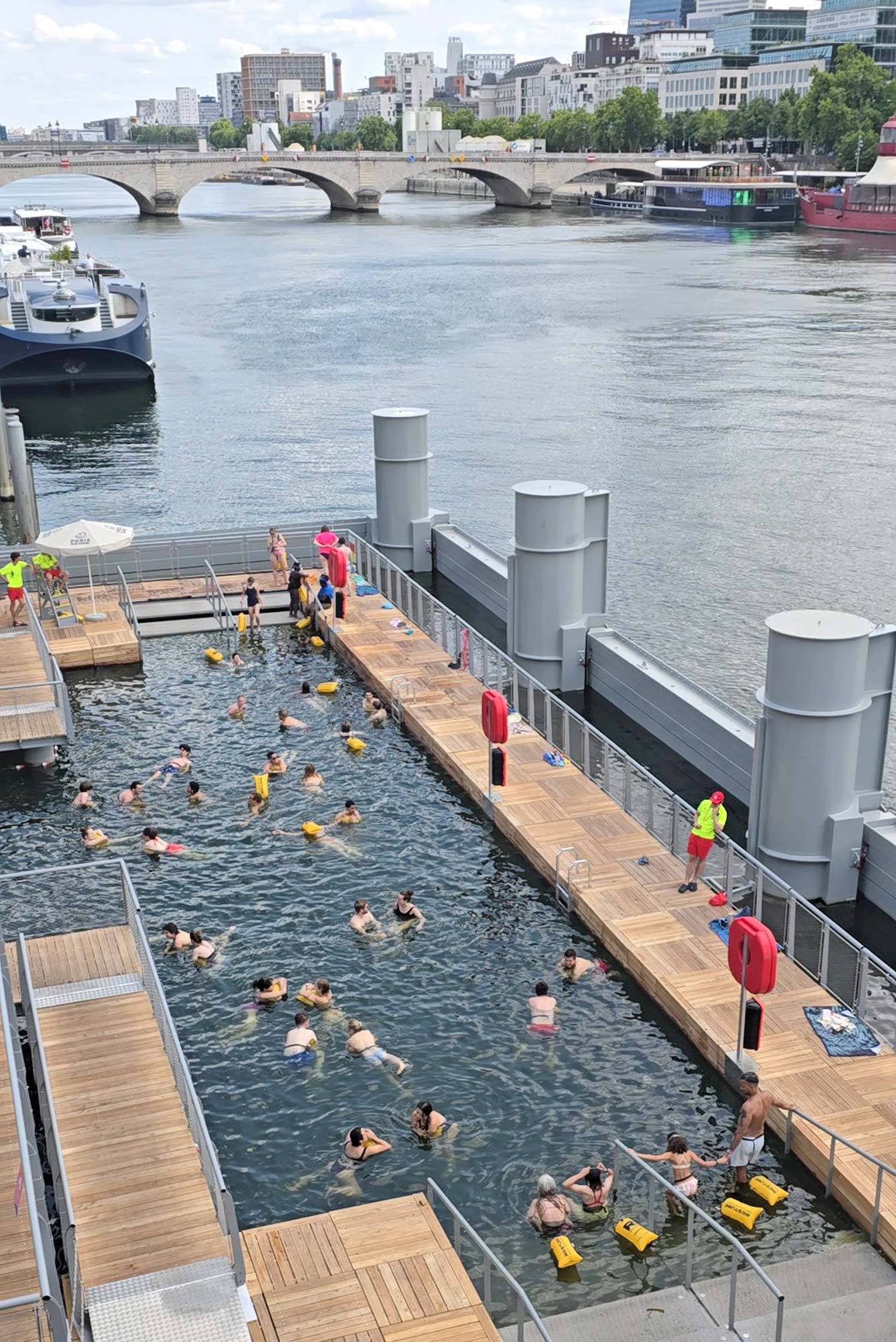 Zone de baignade dans la Seine à Bercy