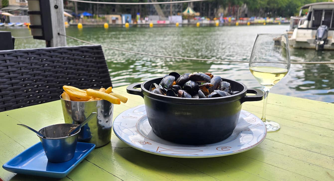 Moules frites au restaurant La criée