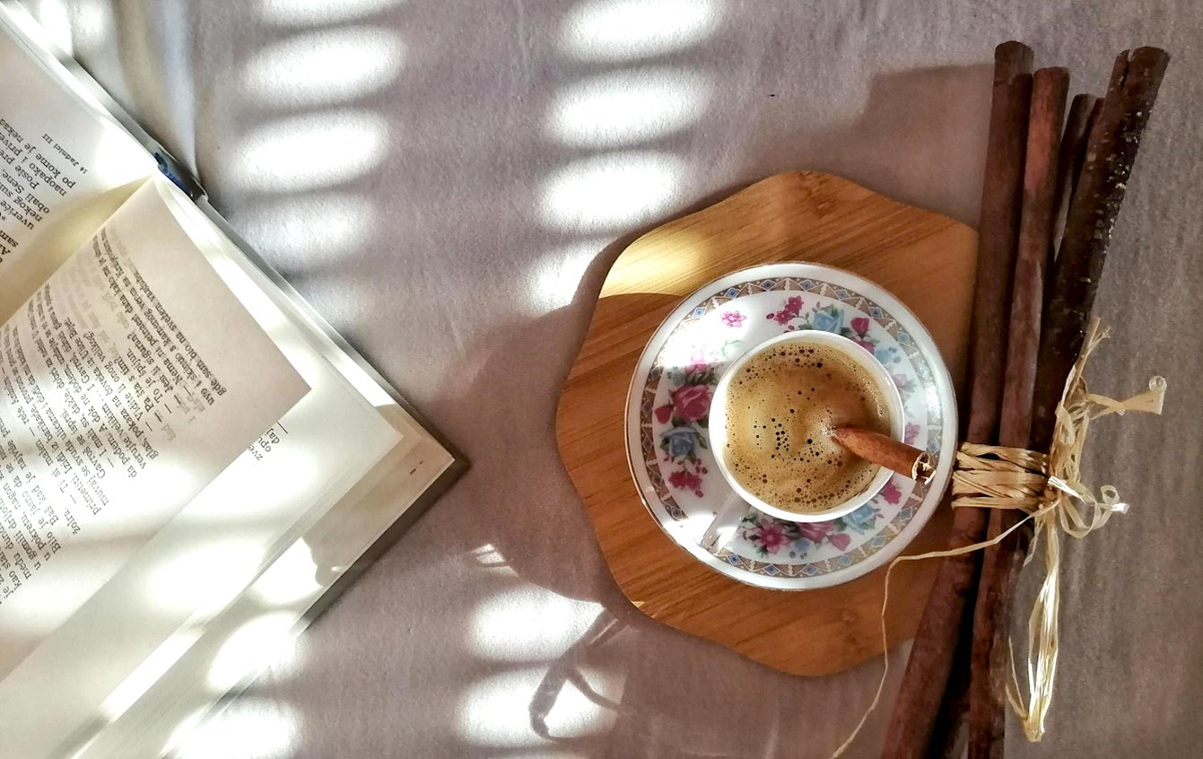 Petit café matinal et lecture...