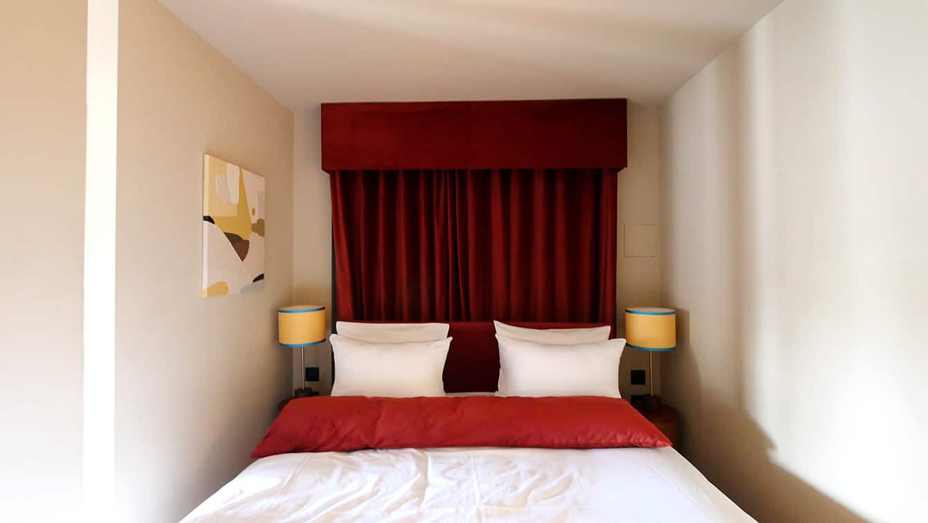 Côté chambre du Studio avec balcon de l'hôtel Locke am Platz Zurich Enge